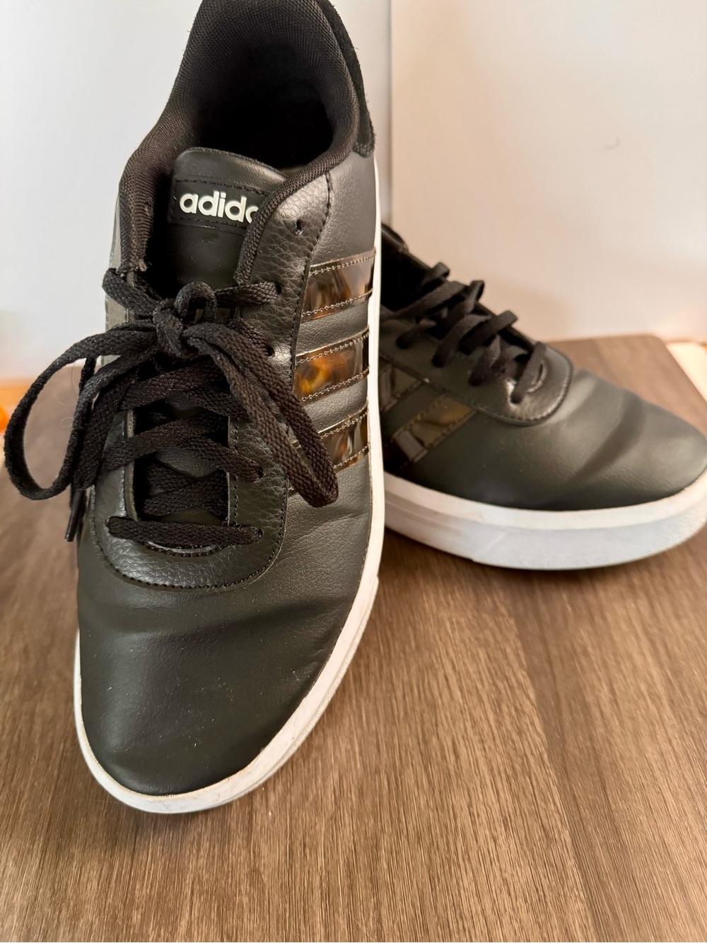 Adidas Women’s Black Court Platform Casual Sneakers patent stripes Size 9